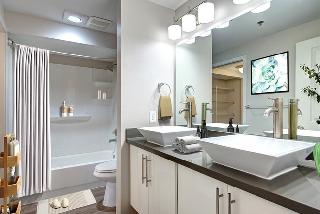 Building Photo - Union Bay