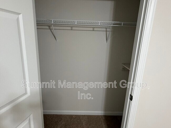 Building Photo - 155 Shadowbrook Trce