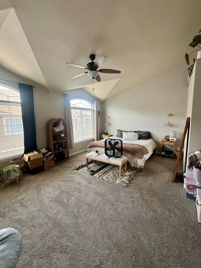 Building Photo - Updated Townhome in North Colorado Springs