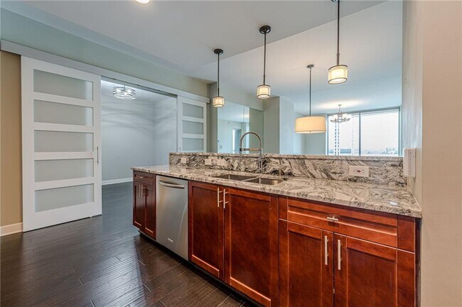 Building Photo - 2795 Peachtree Rd NE