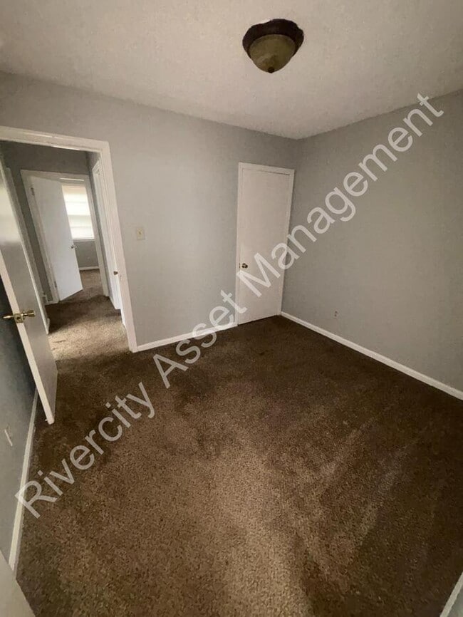 Building Photo - This Beautiful 4-Bed 2-Full Bath Home is Ready for Move In!!!! SECTION 8 WELCOMED