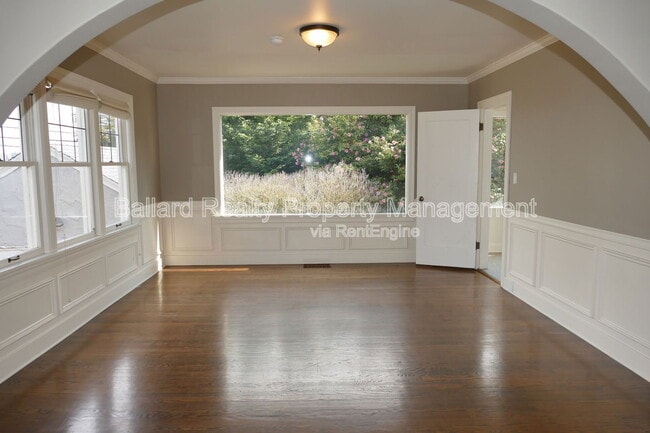 Building Photo - 3246 Conkling Pl W
