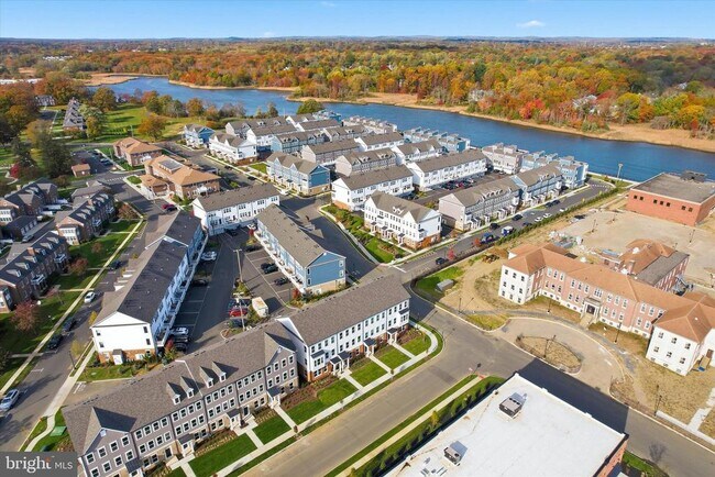 Building Photo - 4 Barton Ave