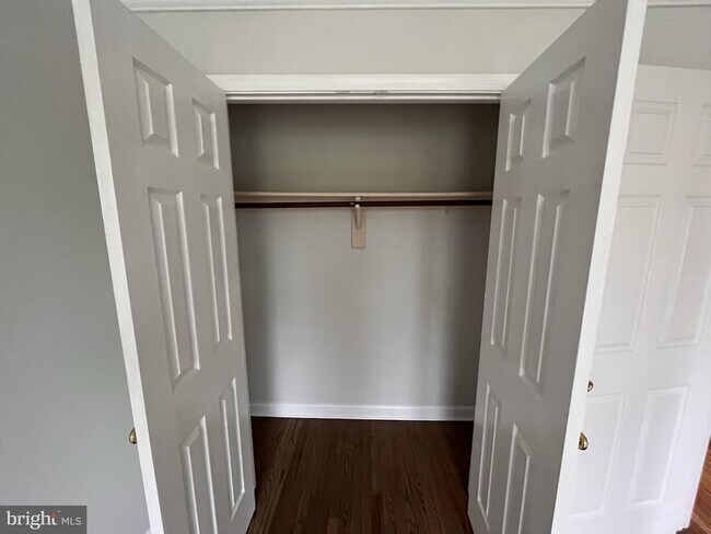 Building Photo - 3762 Farmland Dr