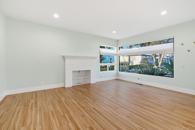 Building Photo - 3 Bedroom Home with Ocean Views in Point Loma
