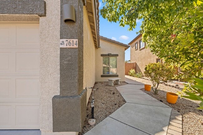 Building Photo - 3 Bedroom Home Located in Sycamore Park