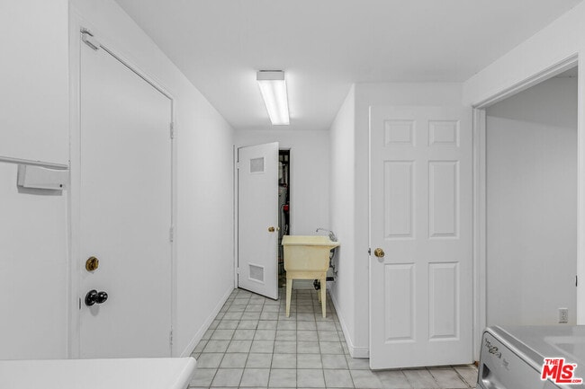 Building Photo - 19016 Wells Dr