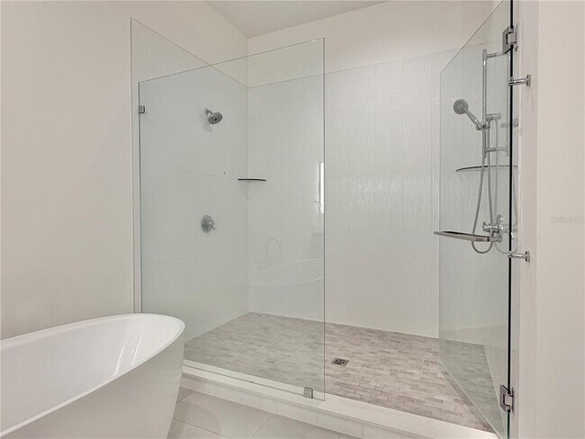 Building Photo - 920 N Osceola Ave