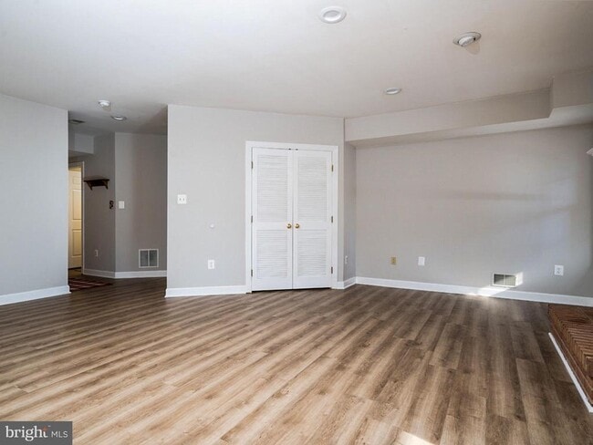 Building Photo - 2155 Wolftrap Ct