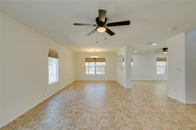 Building Photo - 210 Lynbrook St