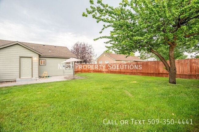 Building Photo - 3004 W Lakeside Dr