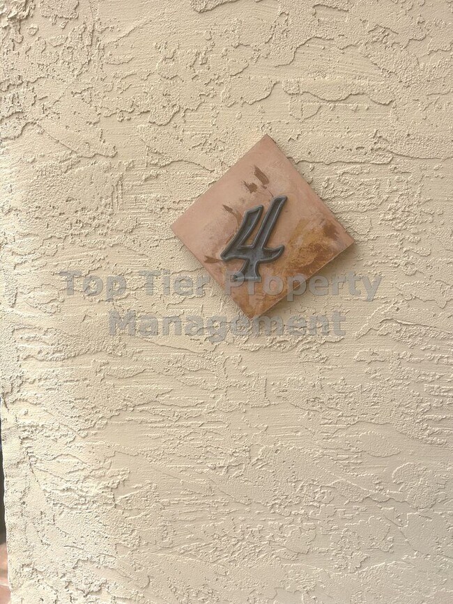 Building Photo - Spacious 2 Bed / 2 Bath Condo Near SDSU – ...