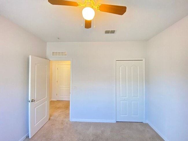 Building Photo - 6558 S Goldenrod Rd