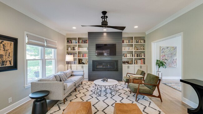 Building Photo - Modern Remodeled 4 Bedroom Rental Home in Brentwood