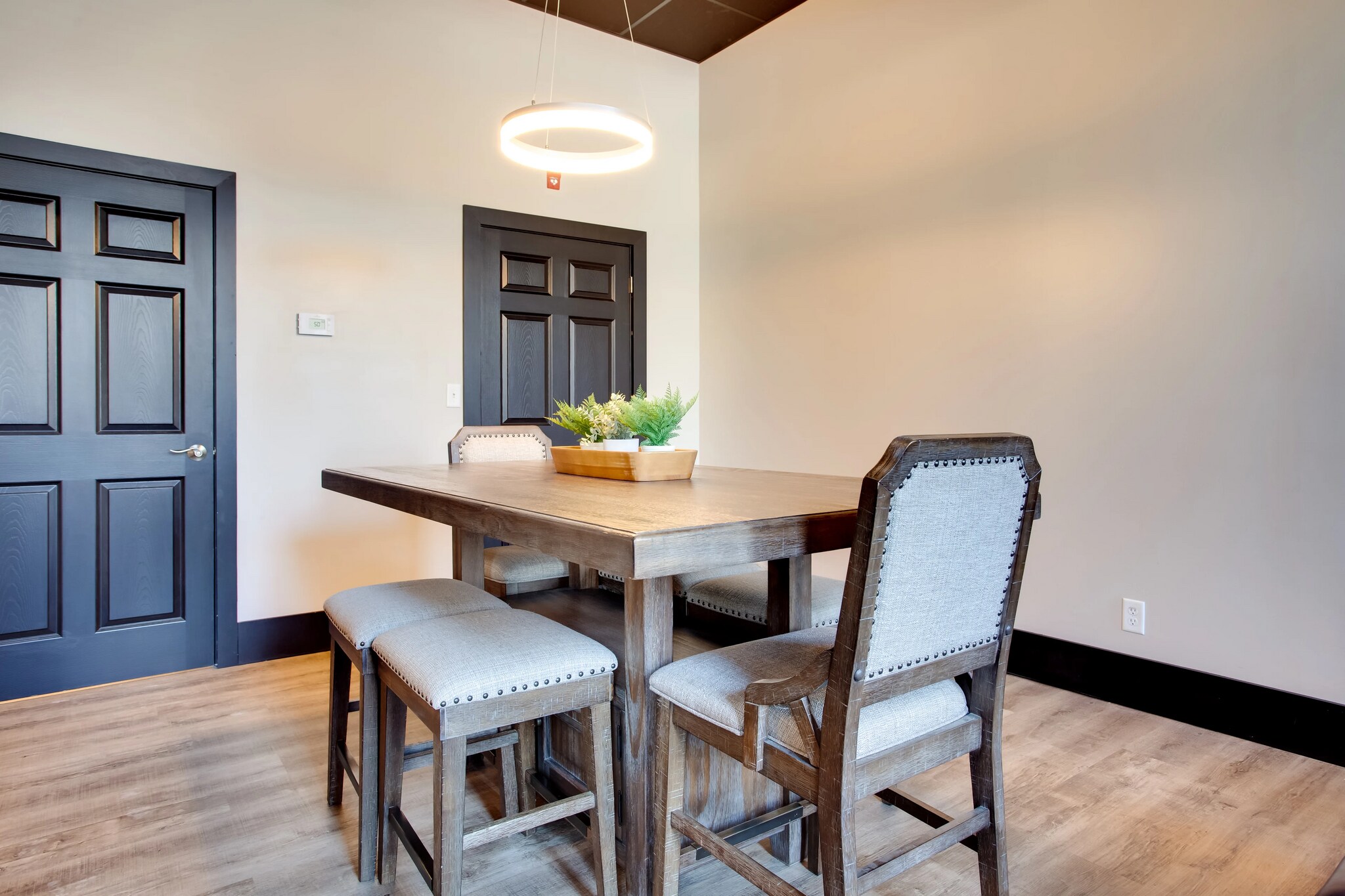 Building Photo - 130 N 5th St