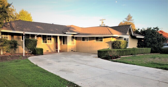 Primary Photo - 1464 Carmel Drive