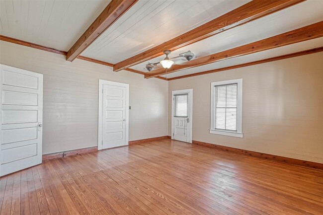 Building Photo - 6143 Kamas Ln