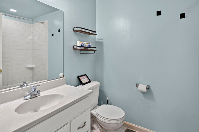 Building Photo - 4512 Rutherford Way