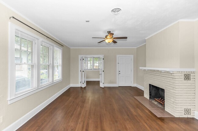 Building Photo - 3/2 single family home in Historic Eola Heights district!