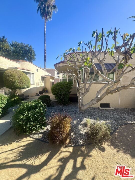 Building Photo - 4804 Bellflower Ave