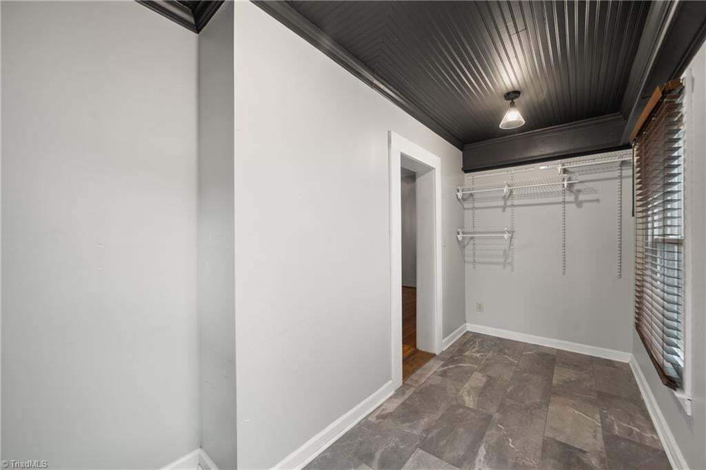 Building Photo - 2083 Elizabeth Ave