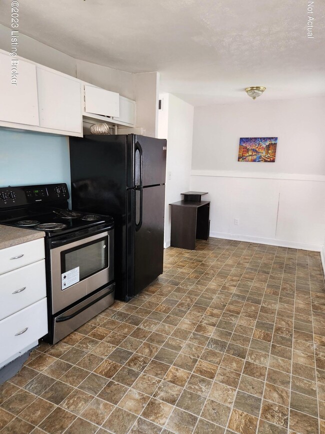 Building Photo - 5207 Garden Green Way