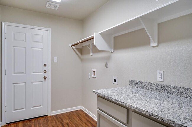 Building Photo - 1026 Tomball Downs Dr