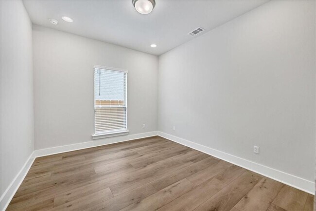 Building Photo - 1400 Mulberry Oak Ln