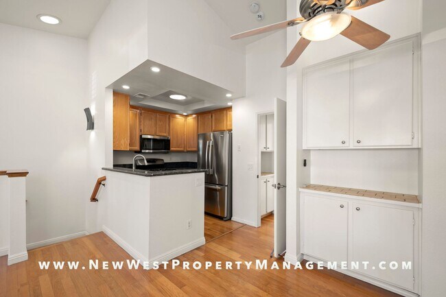 Building Photo - Exquisite North Park/University Heights Townhome, Small Pet Ok!