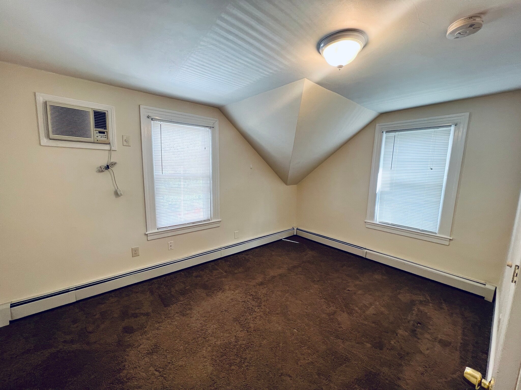 Building Photo - 71 Pembroke Ave