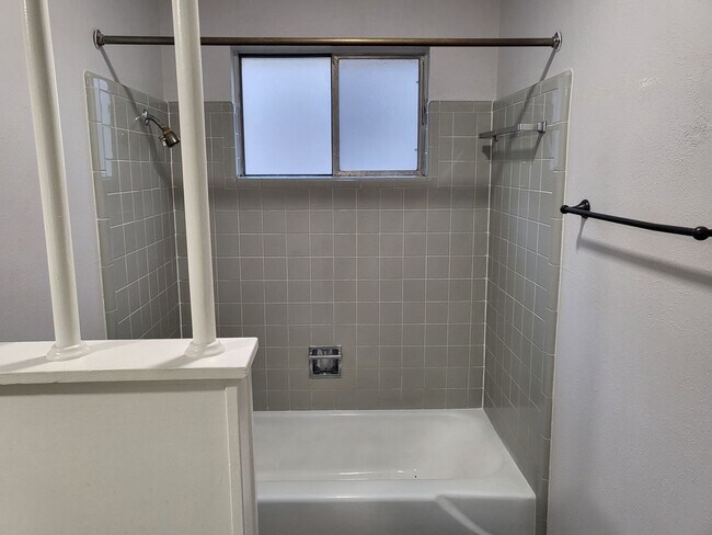 Building Photo - 1713 Chip-N-Dale Dr