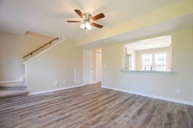 Building Photo - 2066 Tynewood Dr