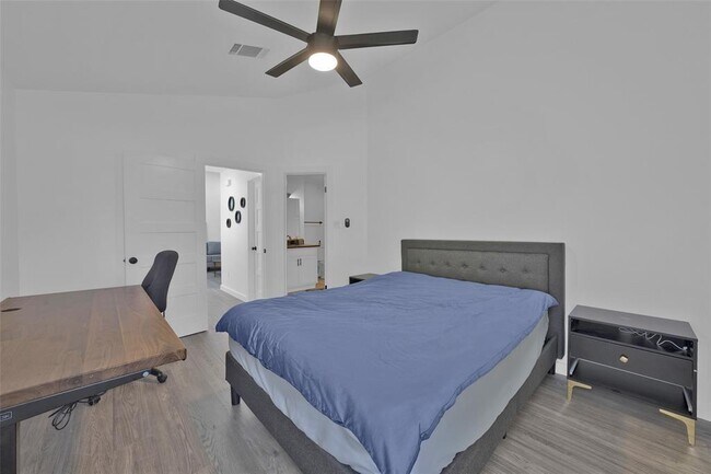Building Photo - 12221 Little Fatima Ln
