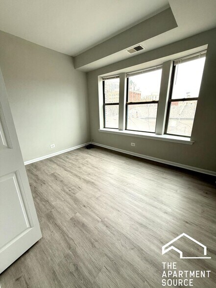 Building Photo - 6141 S Woodlawn Ave