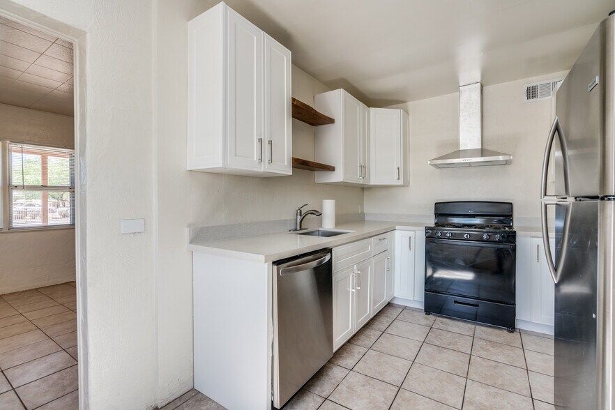 Dishwasher - 3138 E Adams St