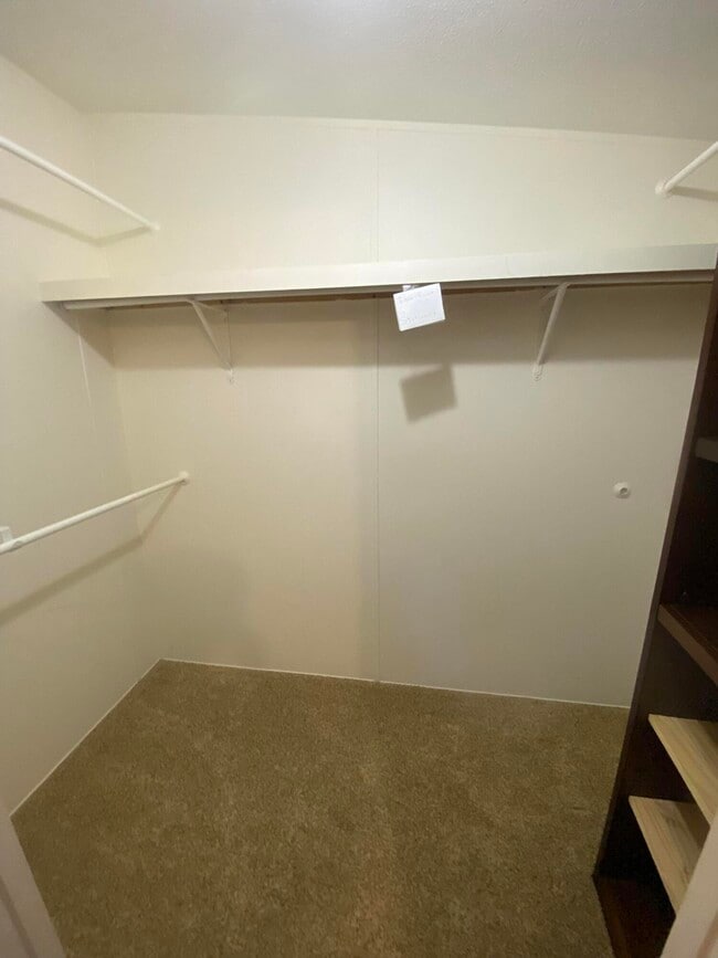 Building Photo - 3029 Crittenden Dr