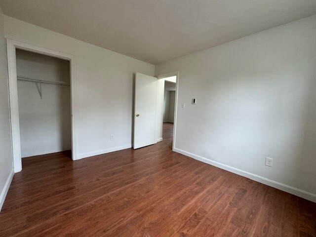 Building Photo - 17 Sinai Cir