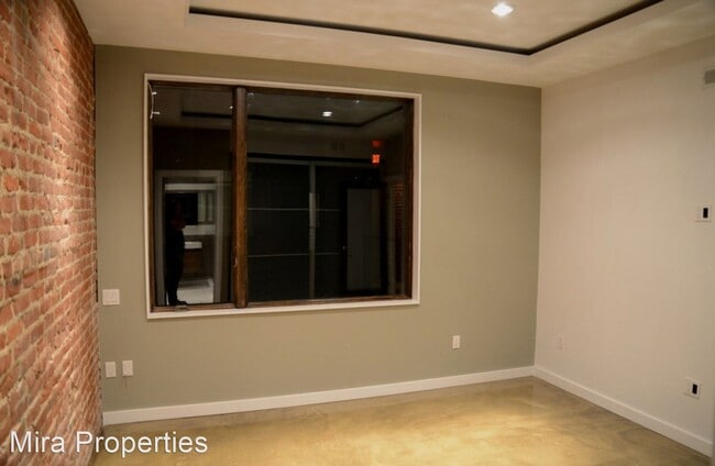 Building Photo - 1533 Chestnut St