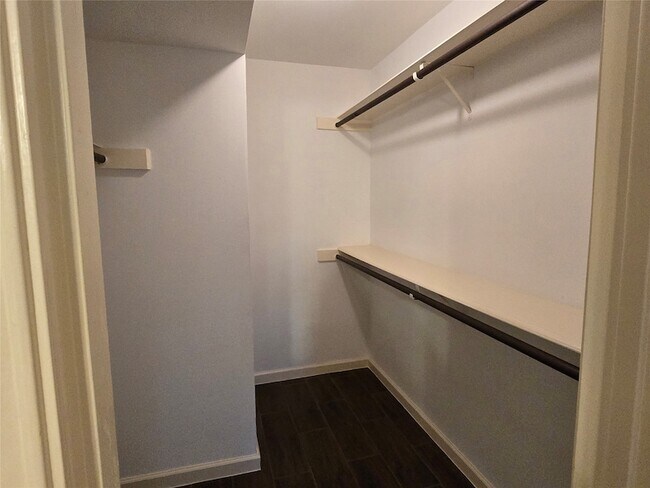 Building Photo - 856 Wax Myrtle Ln