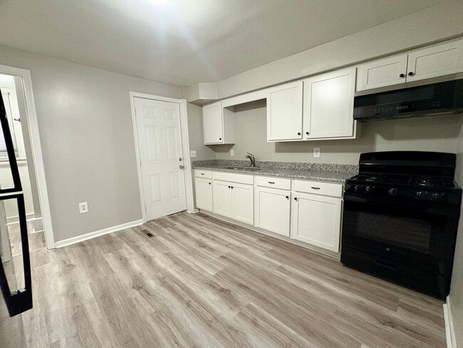 Building Photo - 3 Bedroom 2 Bathroom in York!