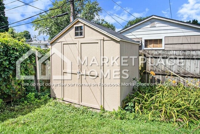 Building Photo - 1349 Ebeling Dr