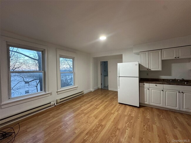 Building Photo - 17 Church St