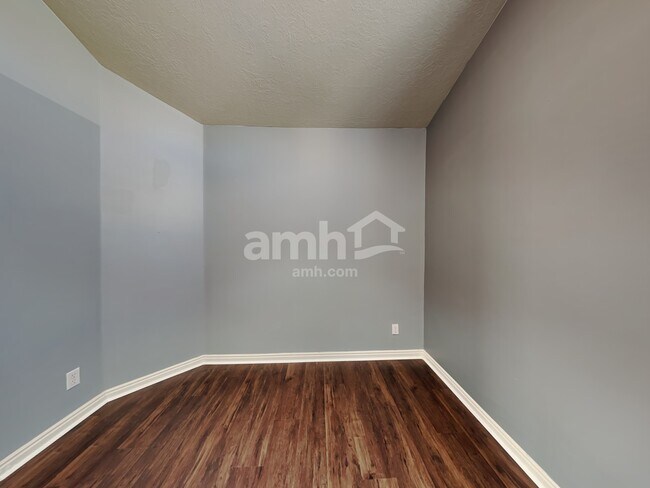 Building Photo - 4049 W Cimarron