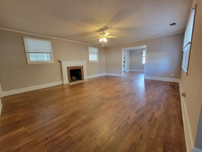 Building Photo - 2 Bedroom House off of Ogelthorpe Avenue