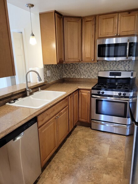 Building Photo - 169 Lemon Grv