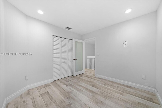 Building Photo - 1240 Weeping Willow Way