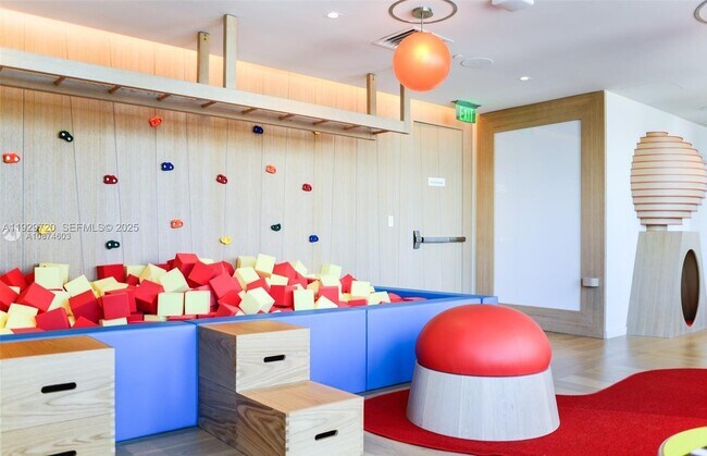 Building Photo - 1000 Brickell Plaza