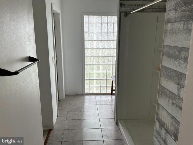 Building Photo - 1359 Main St