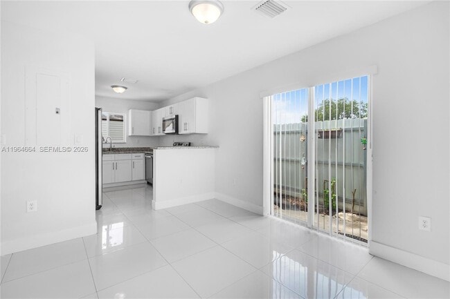 Building Photo - 3175 NW 43rd St