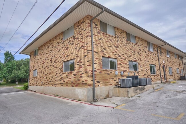 Building Photo - 219 W Silver Sands Dr